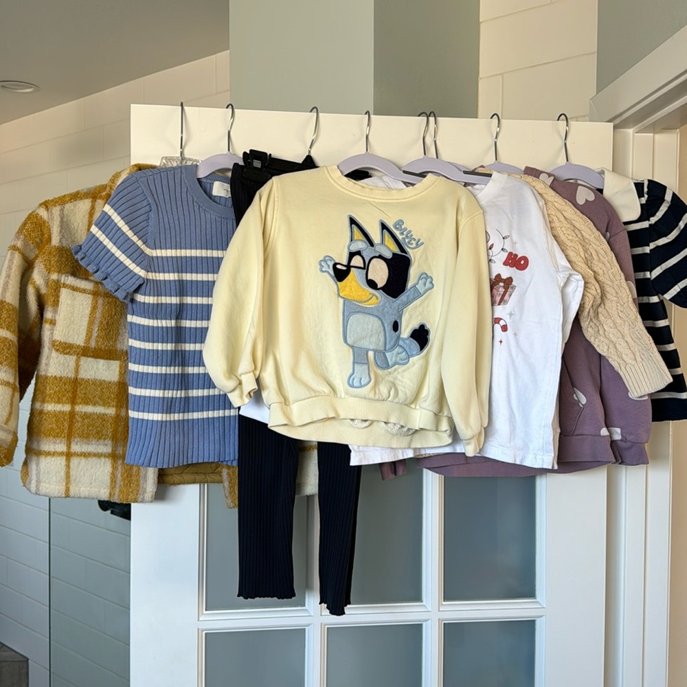 Lot of 8 ZARA,H&M little girls tops, sweaters, jacket, leggings, Bluey size 5-6X